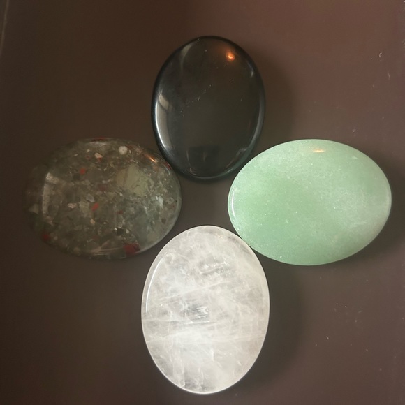 35X45mm worry stones, set of 4 - Picture 3 of 7